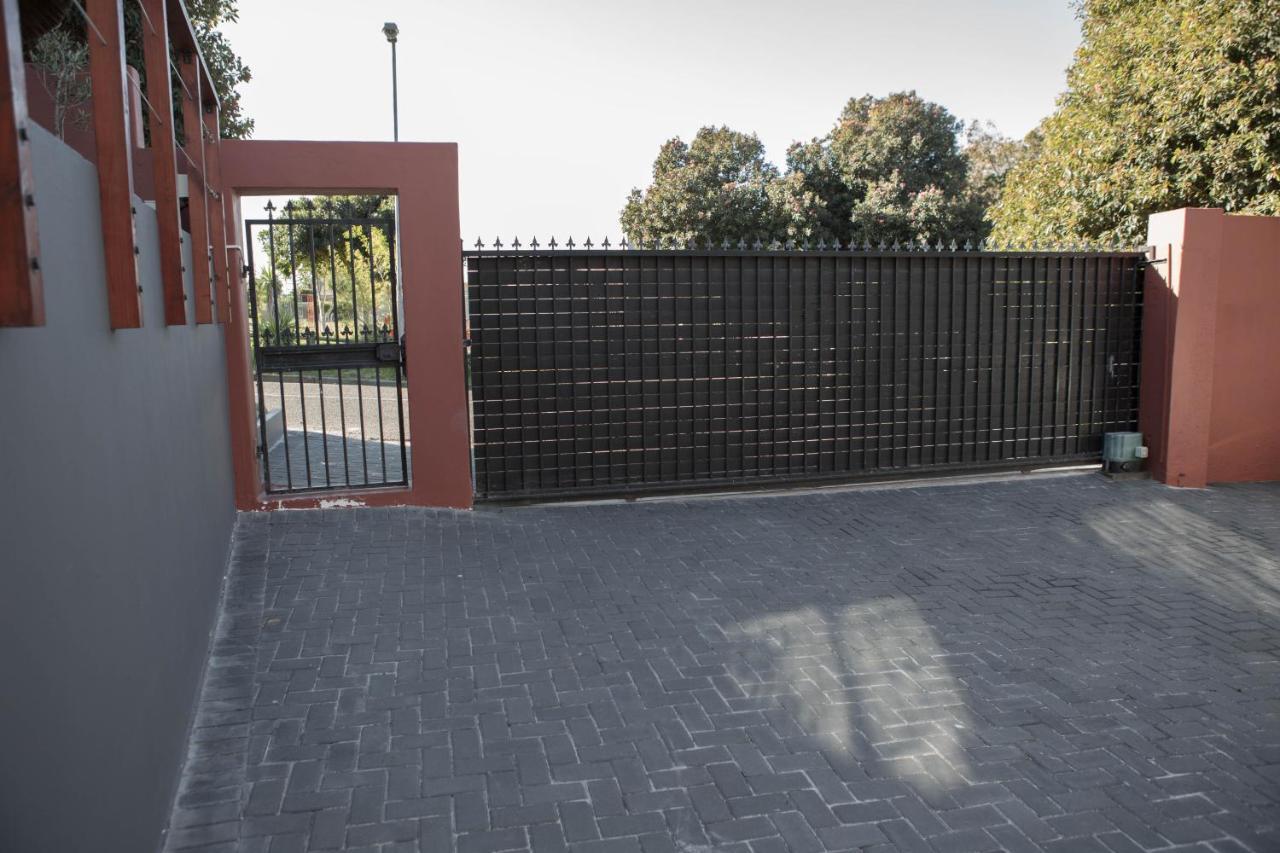Peaceful 1-Bedroom Flatlet, 10 Min From The Beach Cape Town Exterior photo